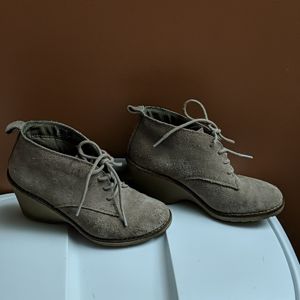 Sonoma wedge boots